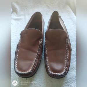 Tommy Hilfiger Loafers Shoe Size 9.5  In Excellent Condition